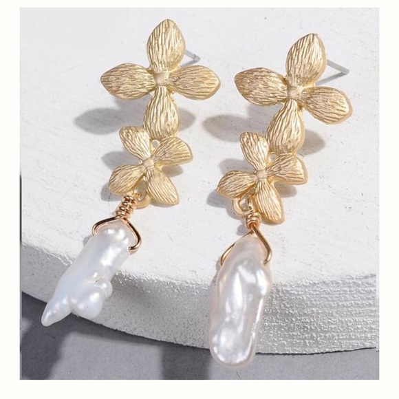 Jewelry - 3 For $30 Christine Gold Floral Earrings
